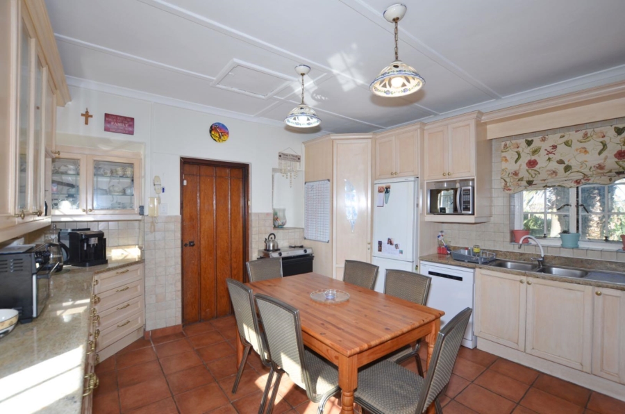 11 Bedroom Property for Sale in Milnerton Western Cape